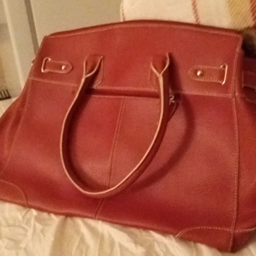 Wilson's Women's Leather Pocket book